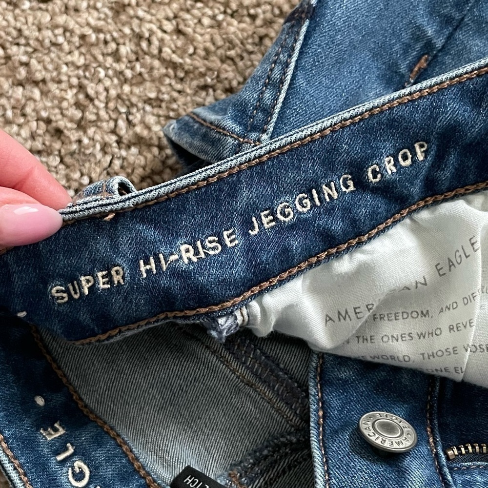 American Eagle Super Hi Rise Jegging Crop | 2 Short - Picture 8 of 10